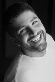Xaniar Khosravi dans le rôle de Self