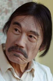 Tony Le Nguyen في دور Huang