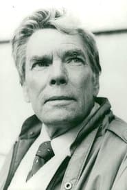 William Squire dans le rôle de Thomas