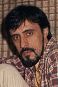 Ariel Coelho في دور Padre Leduc