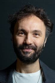 Erdem Şenocak في دور Tolga