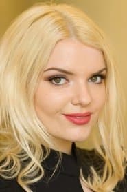Sianoa Smit-McPhee as Girl