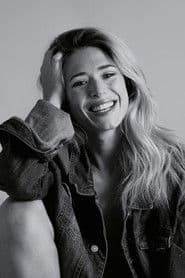 Lydia Ramírez في دور Cristina