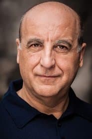 Joseph Long dans le rôle de General Omer