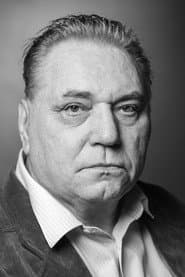 Виктор Смирнов في دور Алексей Николаевич Тюкин