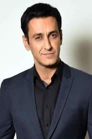Adnan Jaffar في دور OC Flying Taimoor
