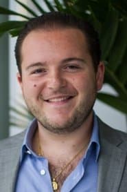 Angelo Massagli dans le rôle de Wallace
