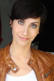 Wendy Rosoff dans le rôle de Debbie