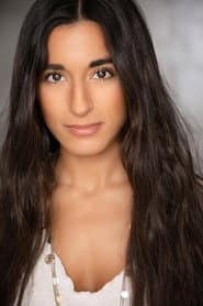 Charissa Buhagiar dans le rôle de Emma