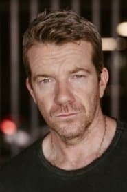 Max Beesley dans le rôle de Julian 'Dice' Black