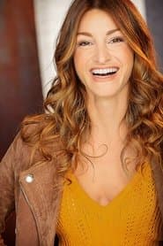 Jenna Willis dans le rôle de Detective Bay