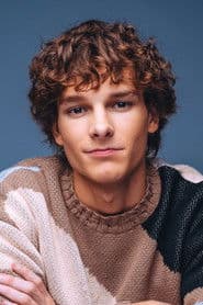 Mason Thames في دور Finney Blake