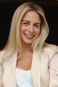 Raquelle Stevens dans le rôle de Self