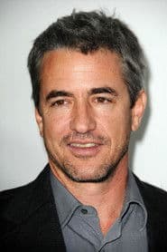 Dermot Mulroney في دور Special Agent Roberts