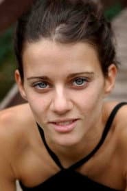 Chiara Nicola في دور Viola