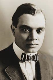 Noble Johnson في دور Cannibal Chief (uncredited)