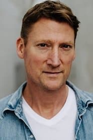 Aaron Pearl as Kurt McPherson