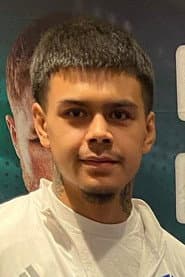 Angel Chavez dans le rôle de Self