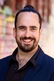 Zachary Ruane dans le rôle de Larry (voice)