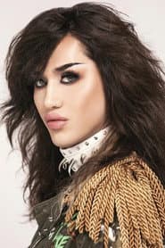 Adore Delano dans le rôle de Self