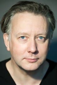 Jasper Britton dans le rôle de Narrator