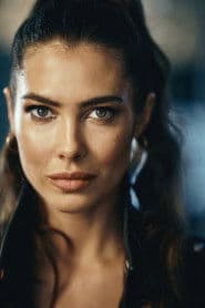 Eloise Lovell Anderson dans le rôle de Shelby
