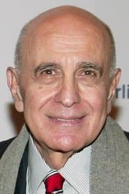 George Morfogen في دور Headwaiter