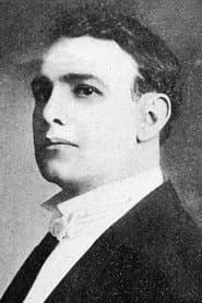 Edgar Jones dans le rôle de Dick Hadding