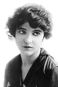 Margery Wilson في دور Carlotta