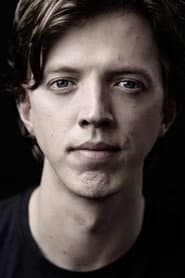 Eric James Gravolin dans le rôle de The Gaurdian / Dr. Ewens