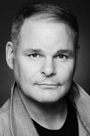 Paul Birchard في دور Mr. Innkeeper