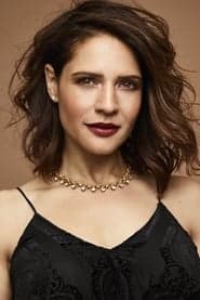 Monique Gabriela Curnen dans le rôle de Isabel