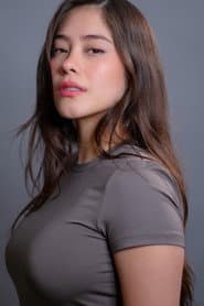 Daira Mendoza dans le rôle de Nadia