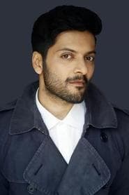 Ali Fazal في دور Smridh