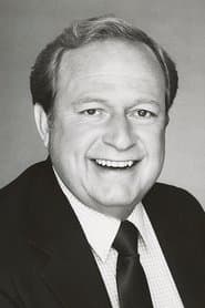 Richard McKenzie dans le rôle de Mayor Earl Ross