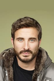 Ryan Corr dans le rôle de Chris Masterman