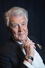 Sven-Bertil Taube as Captain von Neustadt