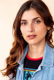 Amanda Viola dans le rôle de Lane