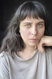 Winter Williams (Formerly Ashley C. Williams) dans le rôle de Julia