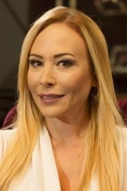 Ahu Sungur as Selin