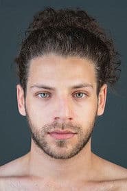 Karim Anaya dans le rôle de Yusuf