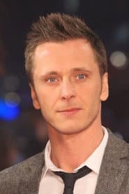 Ritchie Neville dans le rôle de Self
