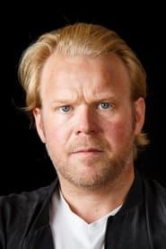 Anders Baasmo Christiansen في دور Rolf Stenersen
