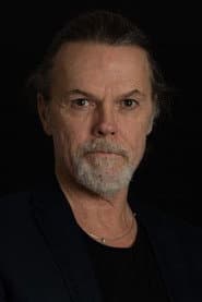 Peter Sjöquist في دور Cult Leader