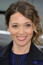 Anne Marivin في دور Marie-France