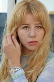 Julia Wozek dans le rôle de Anna Christ