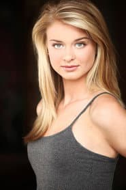 Madison Desjarlais dans le rôle de Seventeen-Year-Old Joanne
