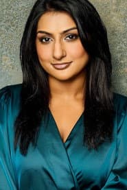 Sheryl Sharma dans le rôle de Christie