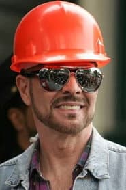 David Hodo dans le rôle de Village People: Construction Worker