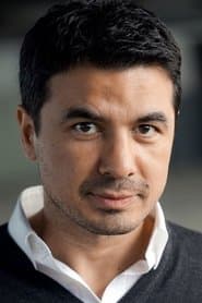 Ercan Karacayli في دور Sebastians Vater
